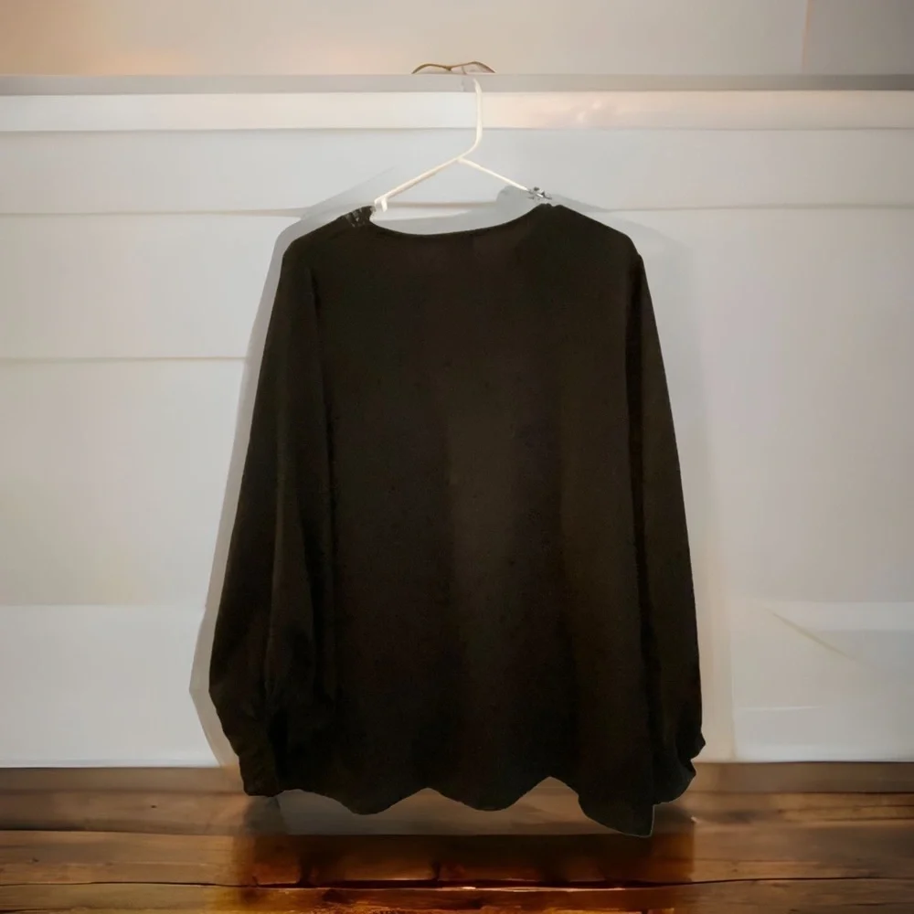 New! Zig Zag Stripe Boutique Blouse - Picture 3 of 4